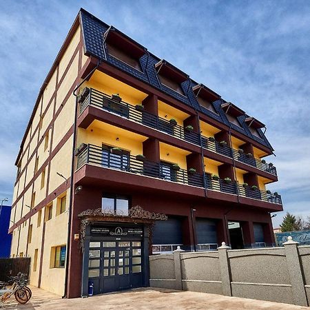 Hotel Adriano Brăila Esterno foto