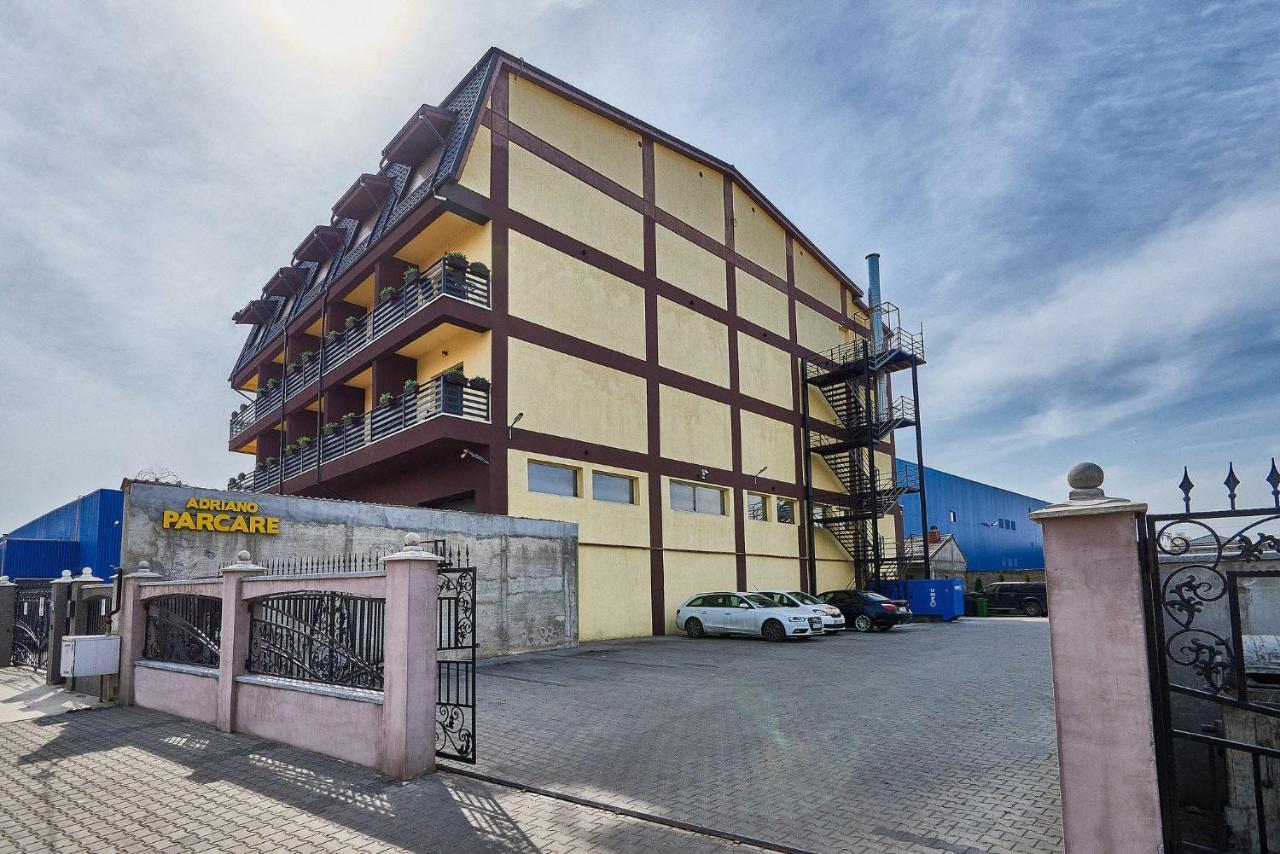 Hotel Adriano Brăila Esterno foto