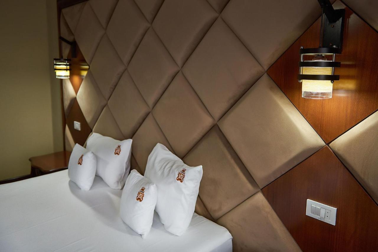 Hotel Adriano Brăila Esterno foto