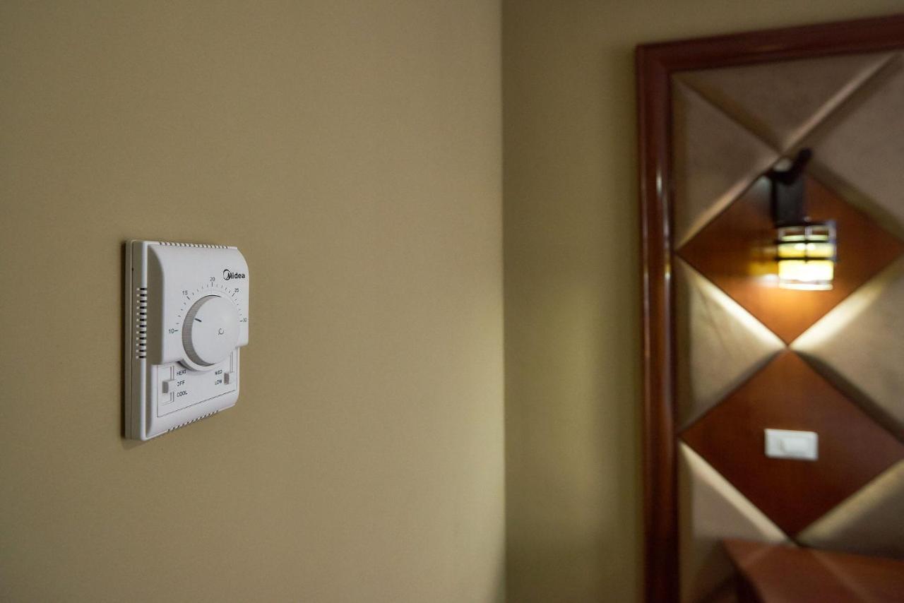 Hotel Adriano Brăila Esterno foto