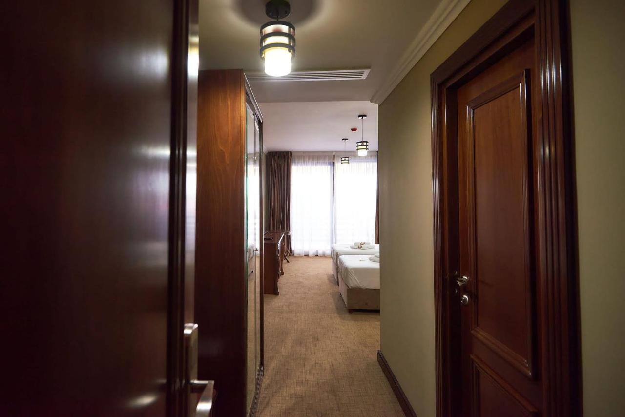 Hotel Adriano Brăila Esterno foto
